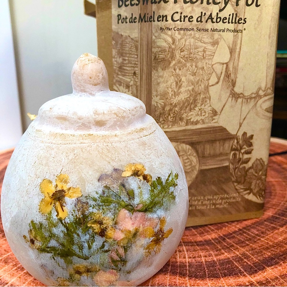 Beeswax Honey Pot 🐝🍯